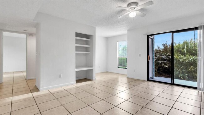 Building Photo - 455 Alt 19