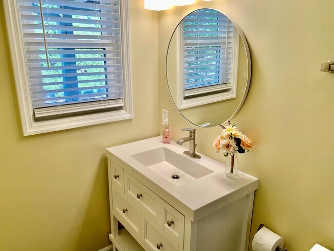 Building Photo - Hiram Rental