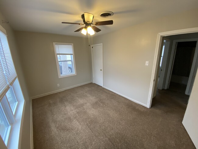 Building Photo - 840 Navaho Ave