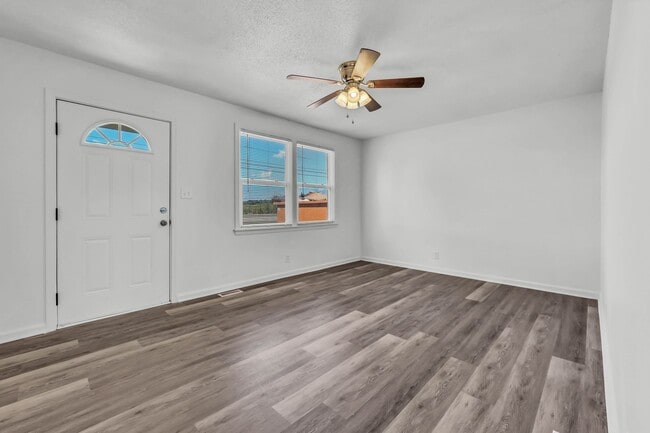 Building Photo - 2459 US-79