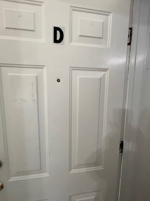 Building Photo - 300 Sortwell St