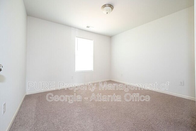 Building Photo - 44 Oxford Ln