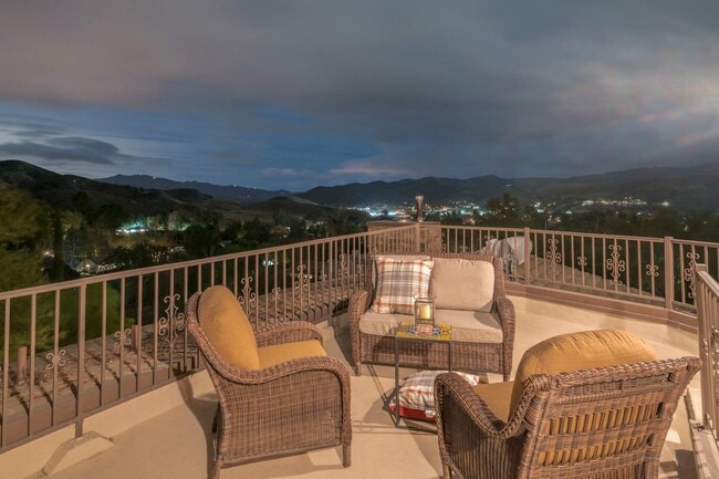 Building Photo - 5734 Fairview Pl