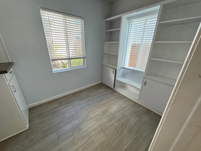 Building Photo - 9217 Alcott St