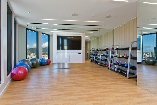 Building Photo - A'ali'i 2516 - Furnished Studio