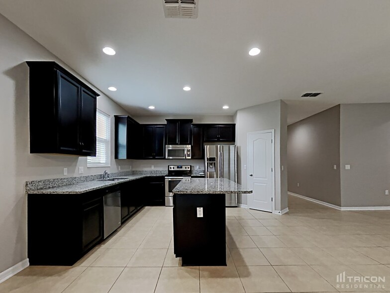 Building Photo - 3273 Zander Dr