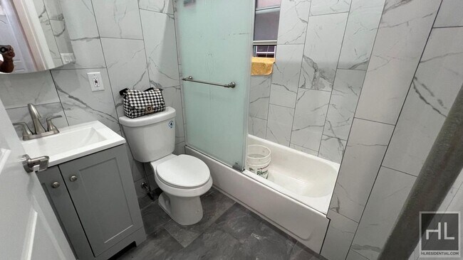 Building Photo - Spacious 3-Bedroom + Bonus Room in Ditmas ...