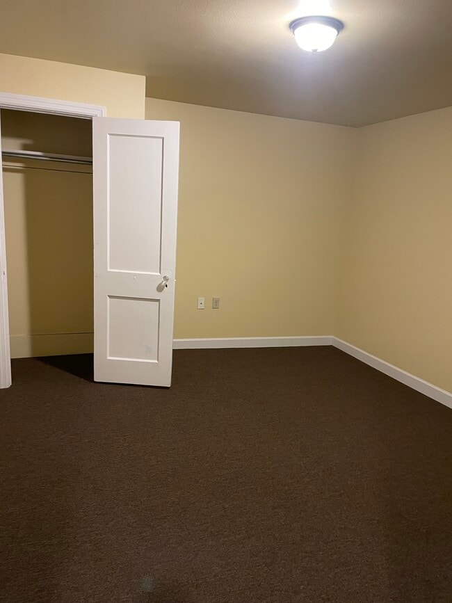 Building Photo - 610 Spruce St