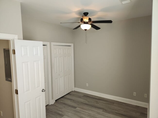 Building Photo - 70 Cassandra Ln