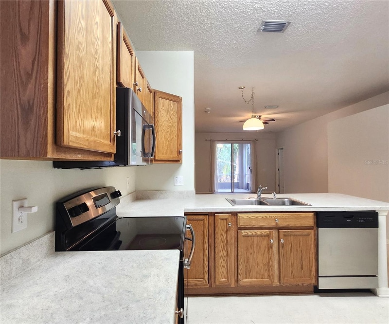 Building Photo - 10232 Grant Creek Dr