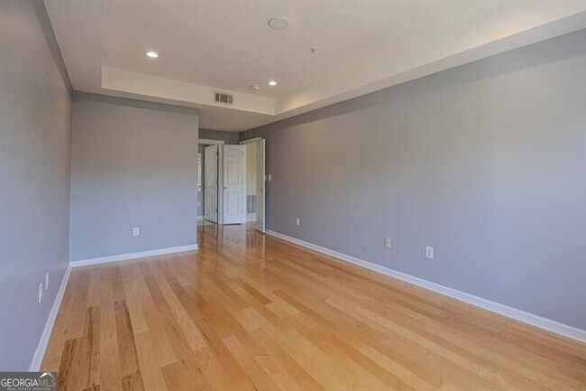 Building Photo - 3275 Lenox Rd NE