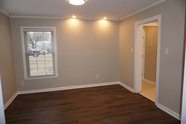 Building Photo - 1515 Kitchen St