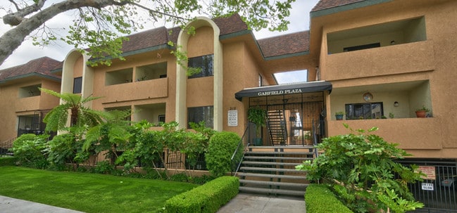 Building Photo - 212 W Garfield Ave