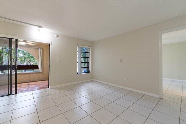 Building Photo - 9015 SW 125th Ave