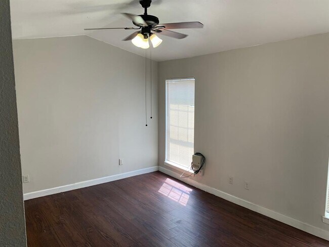 Building Photo - 5114 Bryan St