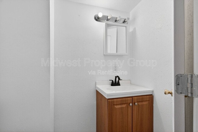 Building Photo - 5978 Laurette Ave