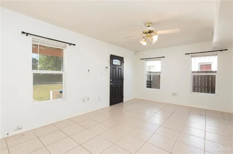 Building Photo - 816 Ivy Ave