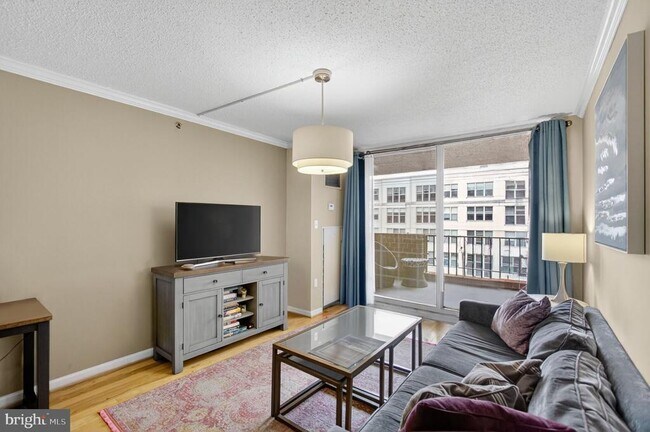 Building Photo - 1230 23rd St NW