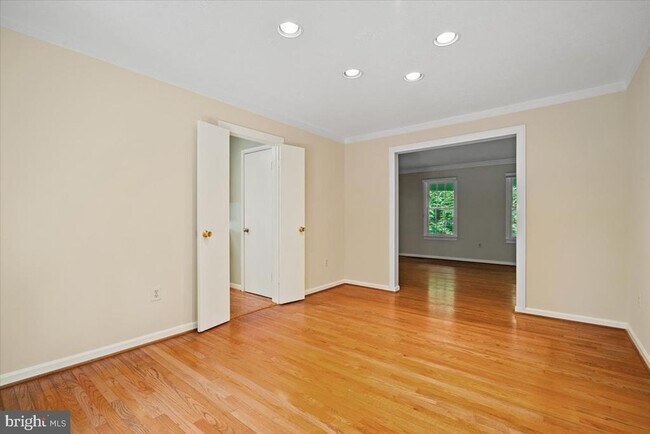 Building Photo - 11811 Dinwiddie Dr