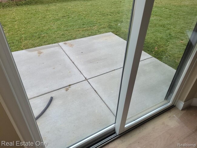 Building Photo - 1131 Woodslee Ave