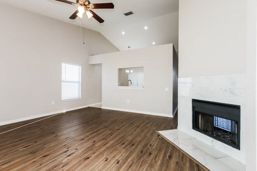 Building Photo - 29505 Morningmist Dr