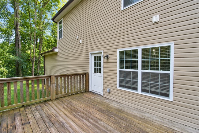 Building Photo - 1566 Lake Villa Cir