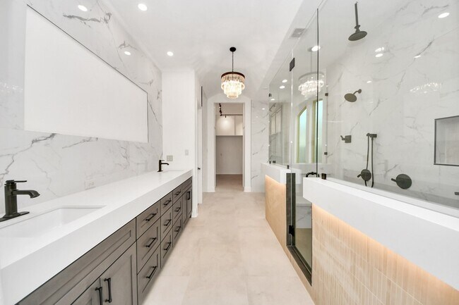 Building Photo - 23514 Bellina Dr