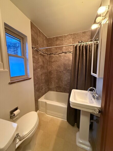 Bathroom - 3648 Ames St