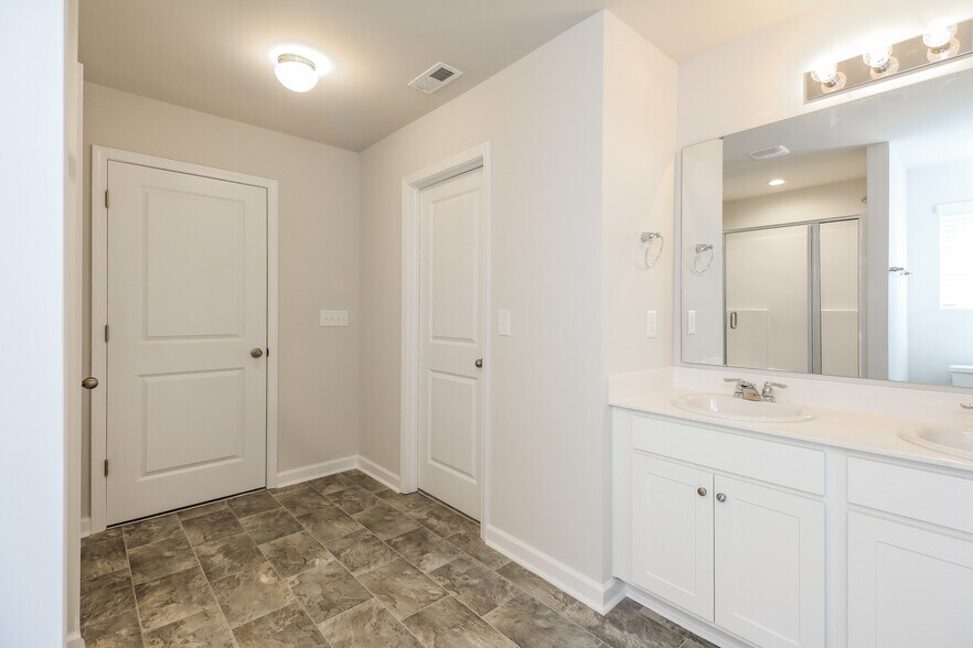 Building Photo - 2968 Ember Brook Ct