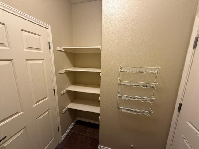 Building Photo - 2632 Century Park Blvd