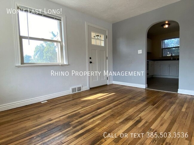 Building Photo - 2885 Van Buren Ave