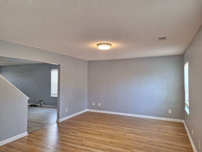 Building Photo - Wonderful Four Bedroom Home in Northeast C...
