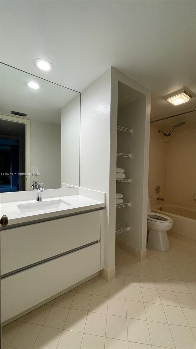 Building Photo - 9977 NW 6th Ct