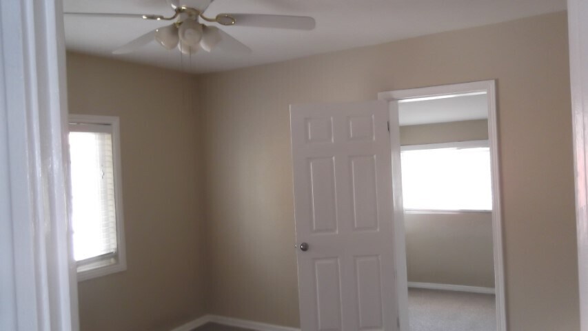Building Photo - 1153 W 37th Pl