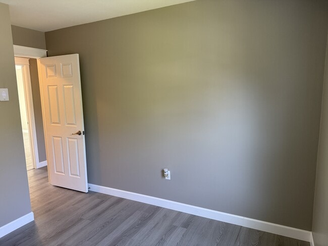 Building Photo - 107 Melanie Ln