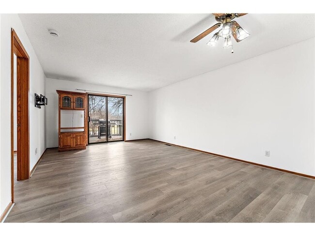 Building Photo - 4218 Sylvia Ln S