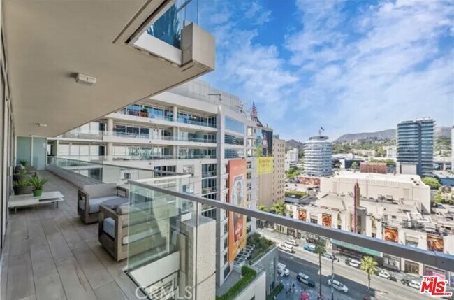 Building Photo - 6250 Hollywood Blvd