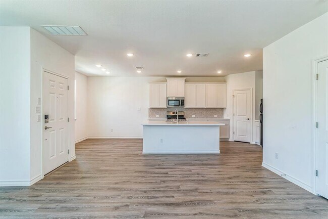 Building Photo - 116 Watkinville Rd