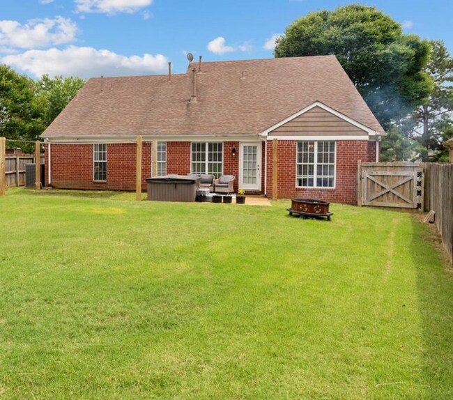 Building Photo - 11660 Mahogany Dr
