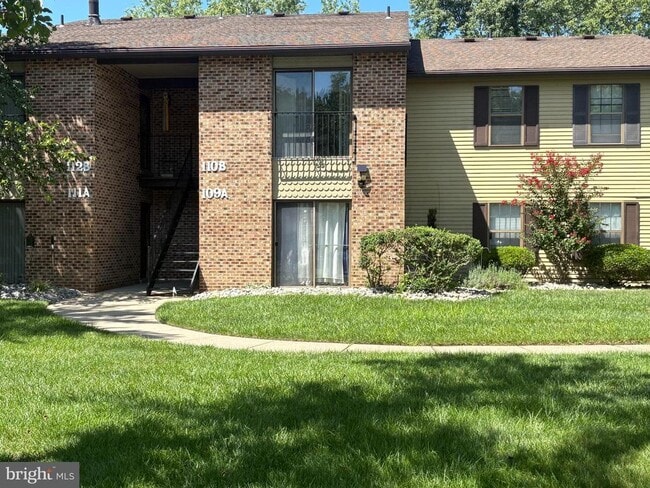 Primary Photo - 110B Red Cedar Ct