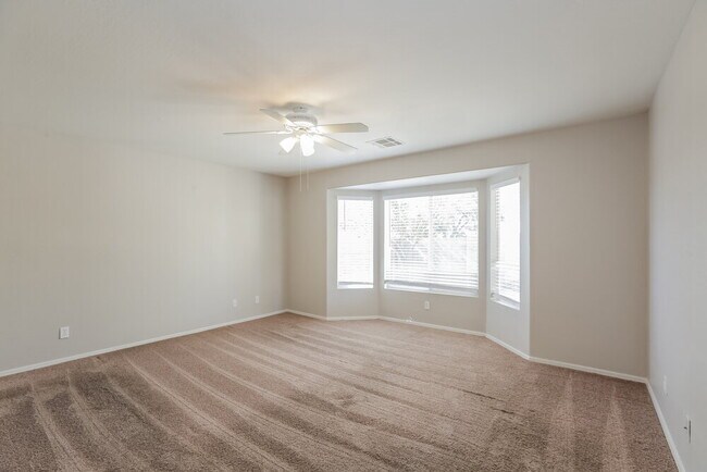 Building Photo - 5324 S 29th Ln