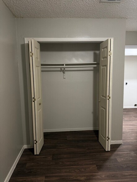 Building Photo - 3439 Gateway Dr