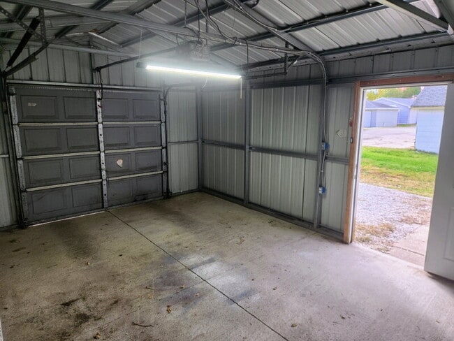 Building Photo - 1621 Willis Ave