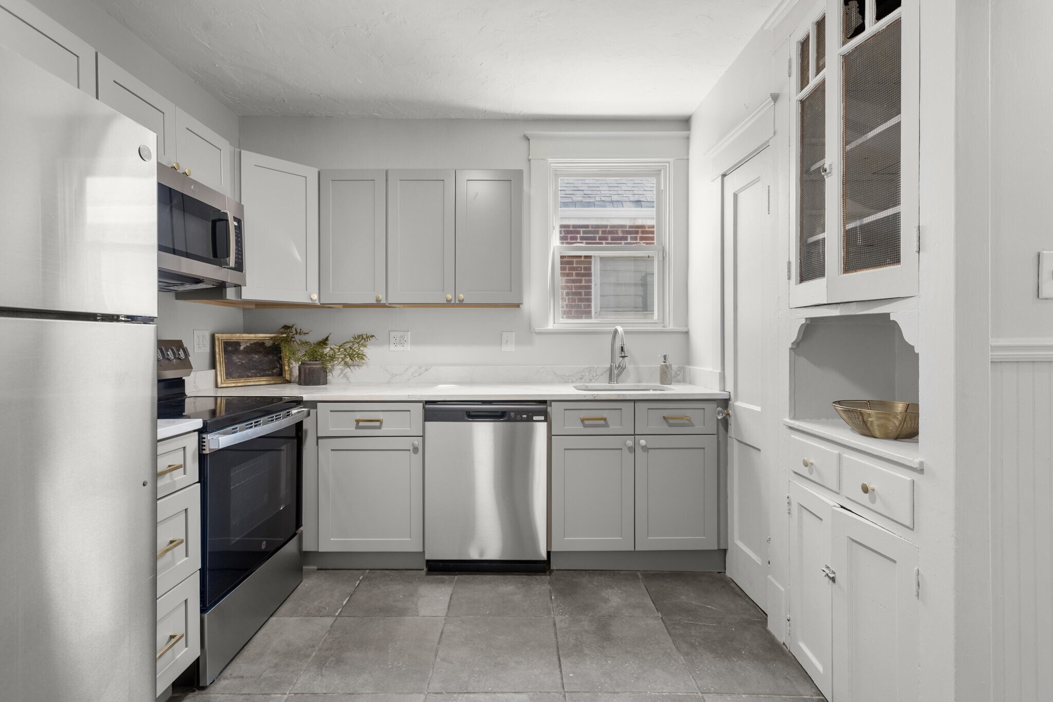 Building Photo - 6613 Parkwood Pl