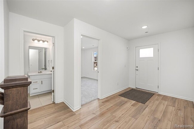 Building Photo - 43071 Atwood Ave