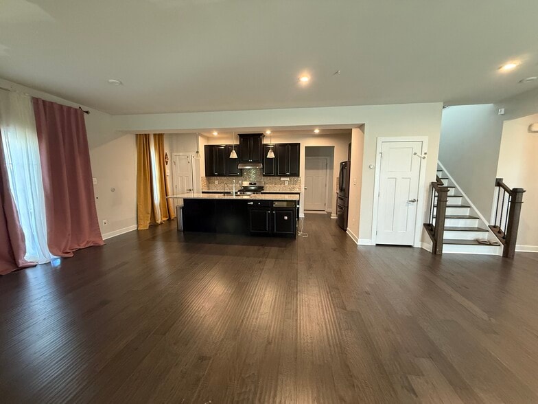 Building Photo - 440 Tree of Heaven Way