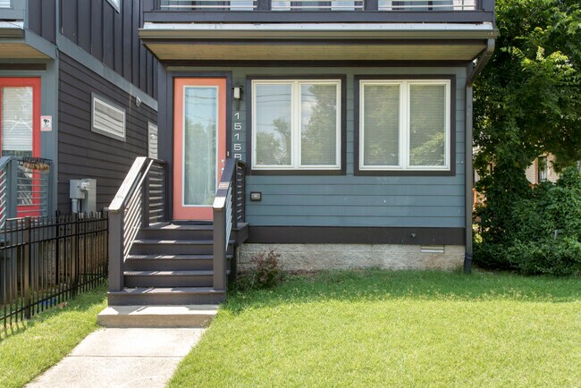 Building Photo - 1515 21st Ave N