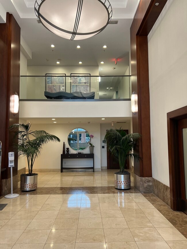 24/7 Lobby with Concierge Service - 388 E Ocean Blvd