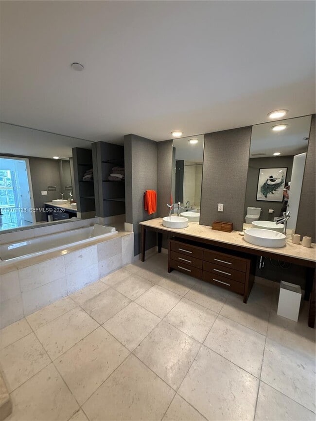 Building Photo - 465 Brickell Ave