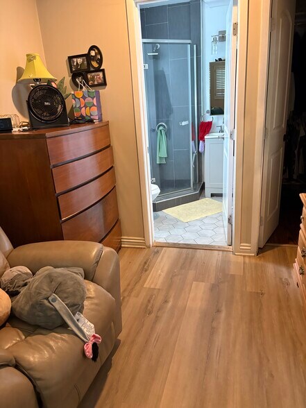 Building Photo - 2405 Perkins Ln